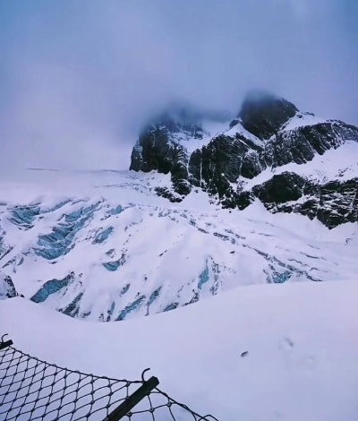 玉龙雪山,圣洁之巅的永恒守望 玉龙雪山,圣洁之巅的永恒守望