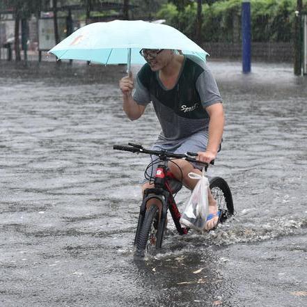 石家庄今日天气,阴云密布,秋意渐浓,午后或有小雨 石家庄今日天气,阴云密布,秋意渐浓,午后或有小雨